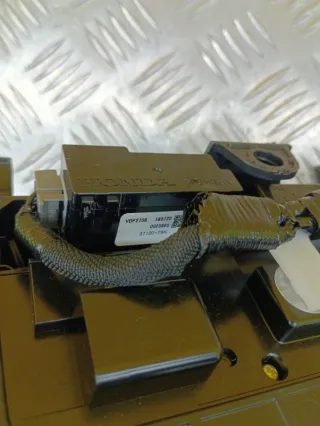 39180T0AR010 Фонарь салона (плафон) Honda HR-V 3 Арт 215221, вид 3