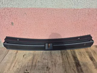 5NN863459 Накладка внутренняя на заднюю панель кузова Volkswagen Tiguan 2 Арт 94863450