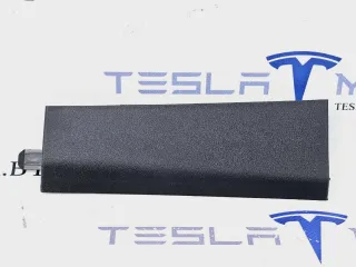 1494622-00 Обшивка стойки передней правая Tesla model Y Арт 32767, вид 1