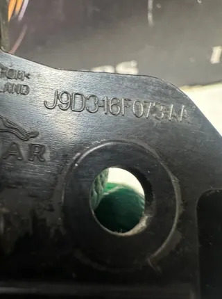J9D3-16F073-AA Кронштейн крепления бампера переднего Jaguar I-Pace Арт 42449, вид 4