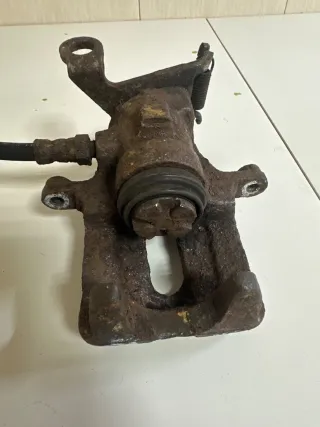  Суппорт тормозной задний правый Ford Focus 1 Арт 94879045, вид 4