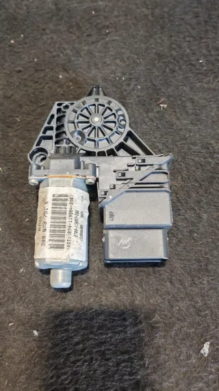 3B9839751 Моторчик стеклоподъемника задний левый Volkswagen Passat B5 Арт 94902871, вид 1