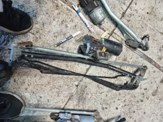 390241097 Механизм стеклоочистителя (трапеция дворников) Audi 80 B4 Арт 94903471, вид 1