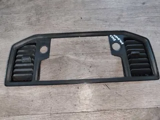 7C0857038 Рамка под магнитолу Volkswagen Crafter 2 Арт 94903827