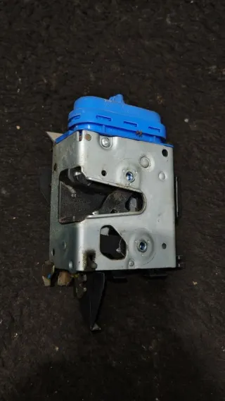8D0839016 Замок двери передней правой Audi A4 B5 Арт 94937758, вид 1