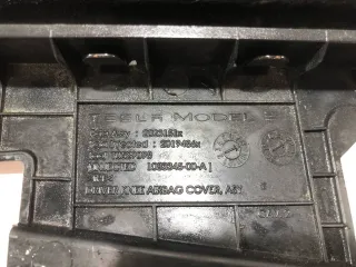 1077825-00-D,1083345-00-E,1143753-00-A Подушка безопасности коленная Tesla model 3 Арт 99477528, вид 3