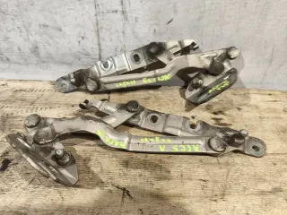 4B5827301D Петля крышки багажника Audi A6 C5 (S6,RS6) Арт 94951069