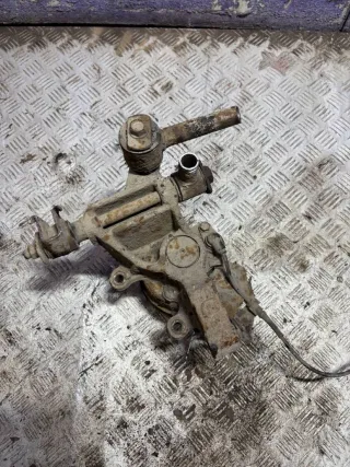  Кулак задний правый Mazda 626 GE Арт 94952309, вид 2