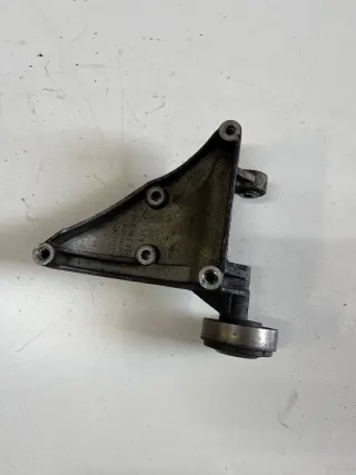 059260883F Кронштейн компрессора кондиционера Audi A6 C5 (S6,RS6) Арт 94972433, вид 1