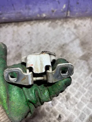  Петля двери передней правой Renault Logan 1 Арт 94973326, вид 2