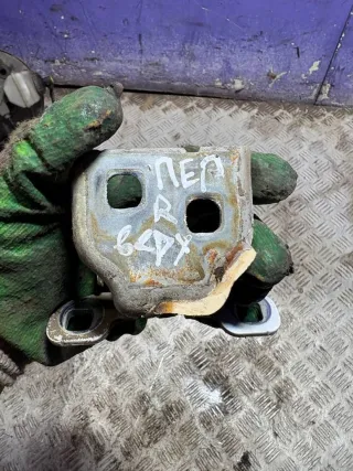  Петля двери передней правой Renault Logan 1 Арт 94973330, вид 1