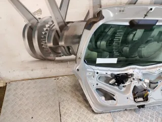  Крышка багажника Toyota Yaris 2 Арт 69469, вид 10