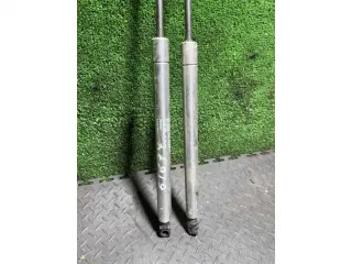 1j6827550c Амортизатор крышки багажника (3-5 двери) Volkswagen Passat B5 Арт 58452, вид 4