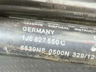 1j6827550c Амортизатор крышки багажника (3-5 двери) Volkswagen Passat B5 Арт 58452, вид 5