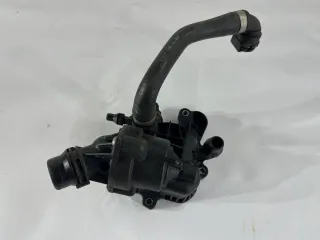 11538473704, 8473704, 11538581627, 8581627 Корпус термостата BMW 3 G20/G21 Арт BMW07733, вид 1