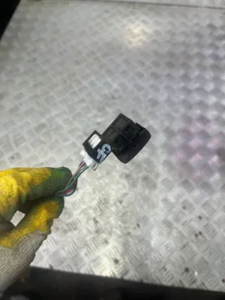 Кнопка стеклоподъемника заднего правого  Mazda 626 GF Арт 60234181, вид 2