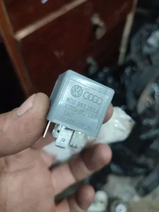 8D0951253A Реле (прочее) Audi A6 C5 (S6,RS6) Арт 006449, вид 2