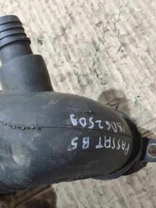 8D0129615J Патрубок турбины Volkswagen Passat B5 Арт 95752189, вид 4