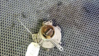 06D145100E Насос вакуумный Volkswagen Golf 5 Арт YVN1, вид 4