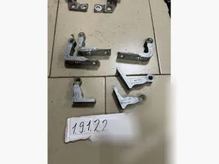 31424455, 31424608, 31424590, 31424456, 31424590, 31424456, 31371553, 31424607, 31371552, 31424455 Петля двери задней правой Volvo XC60 2 Арт 145280450, вид 1