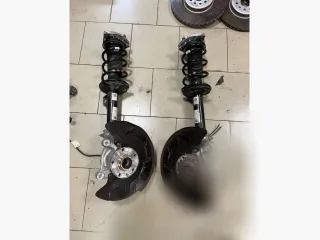 1ea412021dp, 89a400035, 1EA407257H, 1EA407256H Амортизатор передний правый Audi Q4 E-TRON Арт 158485935, вид 1
