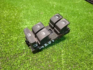 5G0959857D Кнопка стеклоподъемника переднего левого Skoda Karoq Арт 95777075, вид 1
