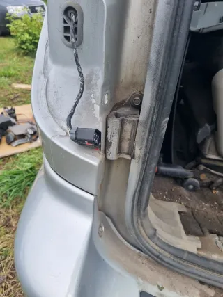 Отбойник крышки багажника (демпфер) Dodge Caravan 4 Арт DO-135, вид 2