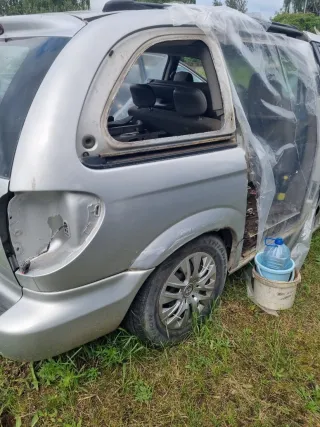  Уплотнитель багажника Dodge Caravan 4 Арт DO-159, вид 1
