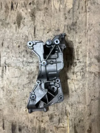 31367268 Кронштейн генератора Volvo S60 2 2.4л Арт 3906-16734428, вид 1