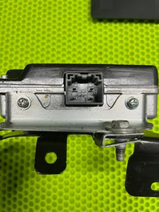 68349353AA Преобразователь напряжения Jeep Wrangler JK restailing Арт 3906-83101802, вид 1