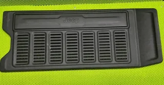 6BM40TX7AB Обшивка крышки багажника Jeep Wrangler JK restailing Арт 3906-72046154, вид 3