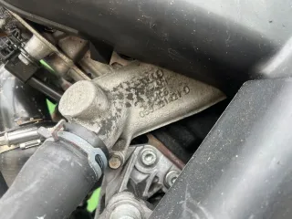 059121121D Корпус термостата Audi A6 C5 (S6,RS6) Арт 95819336, вид 1