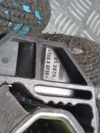1Z0121367A,1K0121367C Опора радиатора Volkswagen Passat B6 Арт 95823548, вид 7