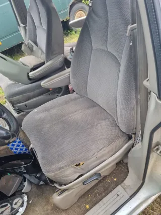  Сиденье переднее (комплект) Dodge Grand Caravan 2 Арт DO-258