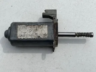 105266101, 7746002803, 105266102 Моторчик стеклоподъемника Peugeot 406 Арт 94902074, вид 1
