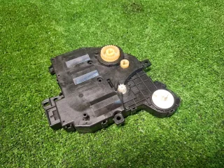 AW0638009051 Моторчик заслонки печки Toyota Camry XV70 Арт 95882416, вид 1