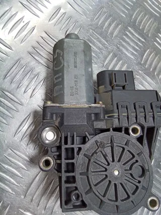 0130821774 Моторчик стеклоподъемника передний правый Audi A6 C5 (S6,RS6) Арт 95885198, вид 7