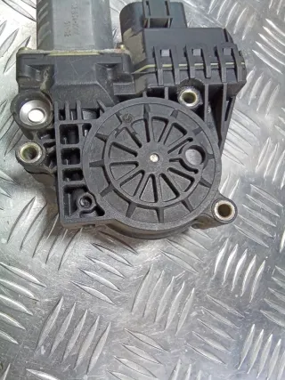 0130821774 Моторчик стеклоподъемника передний правый Audi A6 C5 (S6,RS6) Арт 95885198, вид 8