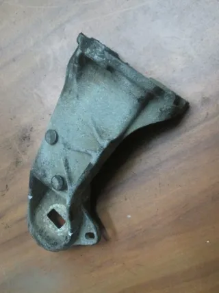  Кронштейн двигателя Audi 100 C3 Арт 2-27, вид 1