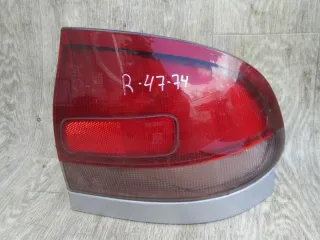  Фонарь задний правый Mazda 626 GE Арт 47-74, вид 1