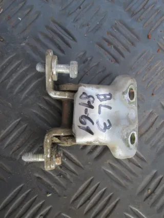  Петля двери задней левой Mitsubishi Galant 8 Арт 81-61, вид 1