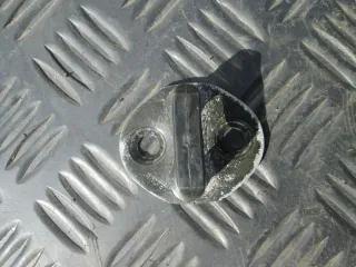 Ответная часть (скоба) замка двери Mitsubishi Galant 8 Арт 81-228, вид 1