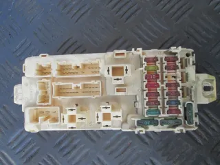  Блок предохранителей Mitsubishi Galant 8 Арт 81-93, вид 1