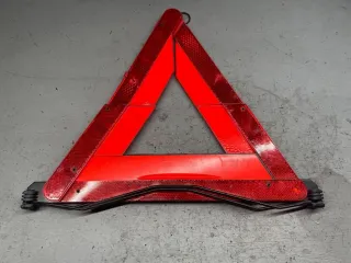 8D5860251 Знак аварийной остановки Volkswagen Passat B5 Арт 95904237, вид 1