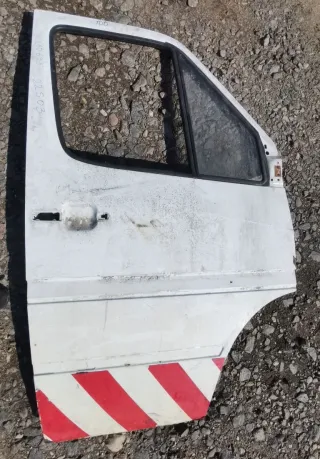  Дверь передняя правая Mercedes Sprinter W901-905 Арт 250633, вид 1