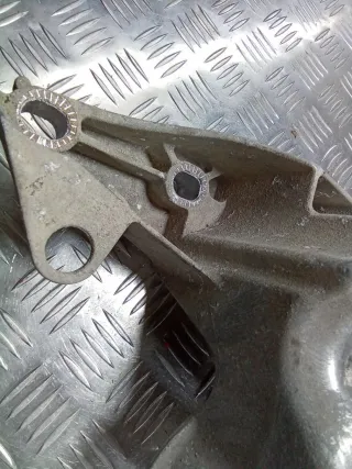 4F0199352M Кронштейн стабилизатора Audi A6 C6 (S6,RS6) Арт 96666689, вид 6
