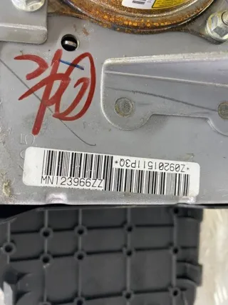 MN123966ZZ Подушка безопасности пассажира Mitsubishi Pajero Sport 2 Арт 195033, вид 3