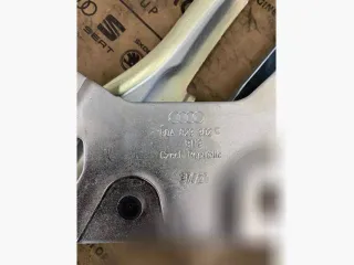 80A823302C Петля капота правая Audi Q5 2 Арт 104463791, вид 2
