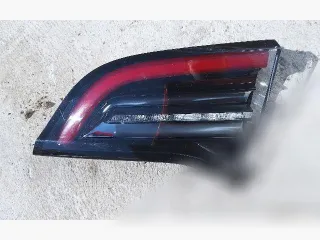 107740200 Фонарь крышки багажника правый Tesla model 3 Арт 73681054, вид 1
