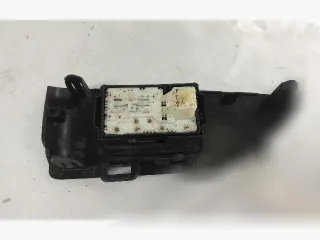192801 Кнопка стеклоподъемника заднего правого Toyota Prius 3 Арт 82656195, вид 3